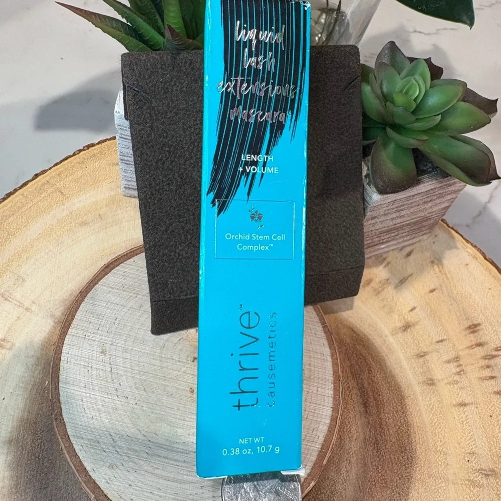 Teal Lengthening Mascara